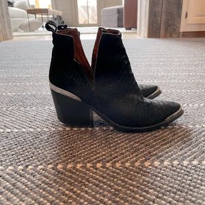 Jeffrey Campbell CROMWELL Boots Black Suede Snake size 6